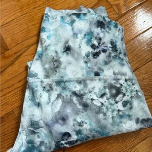 Patterned Blue and Gray lululemon leggings